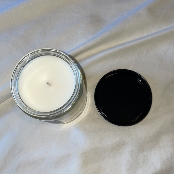 Bath and Body works 1-wick Cucumber & Lily - Picture 2 of 2